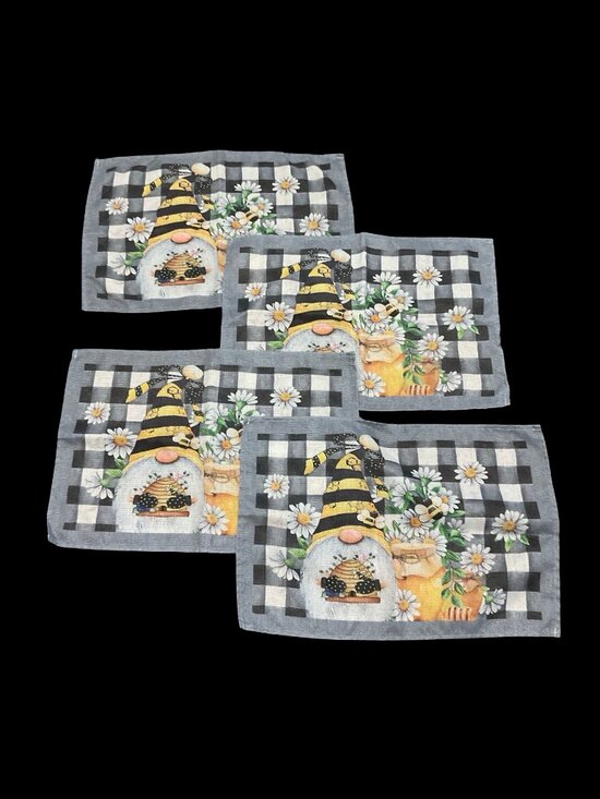 Other - 👣 5/$25  - Plaid Gnome Placemats x4